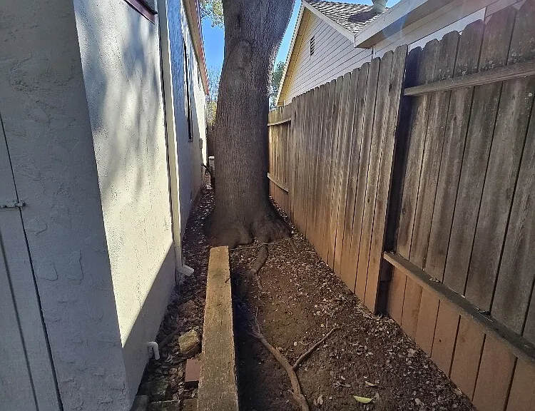 604 Mormon St — Photo 17