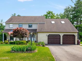 6238 Randomwood Dr, Schenectady, NY 12303
