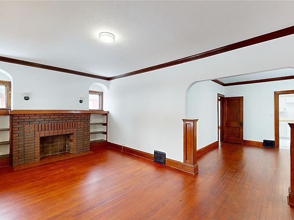 4th image of 4028 Schiller Ave