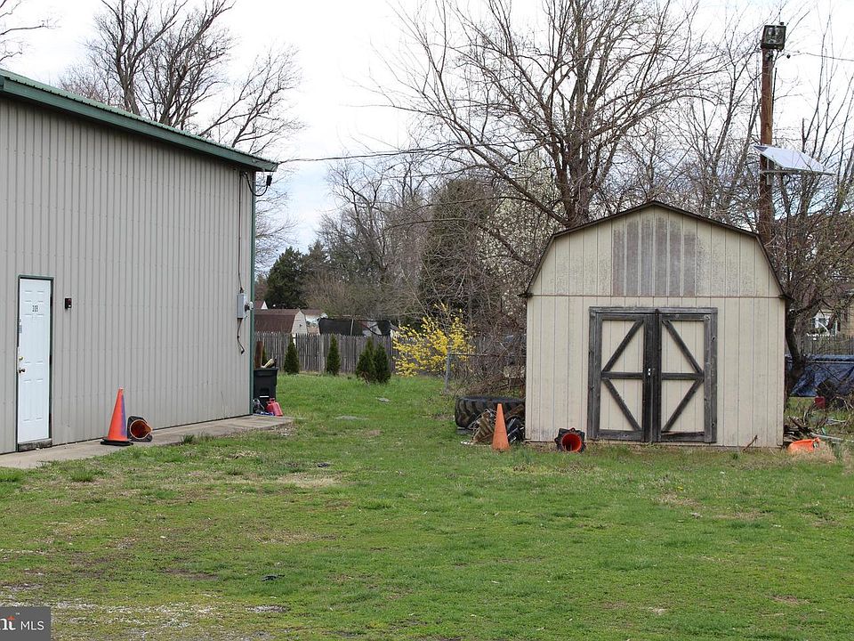 2nd image of 309 Nicholson Rd