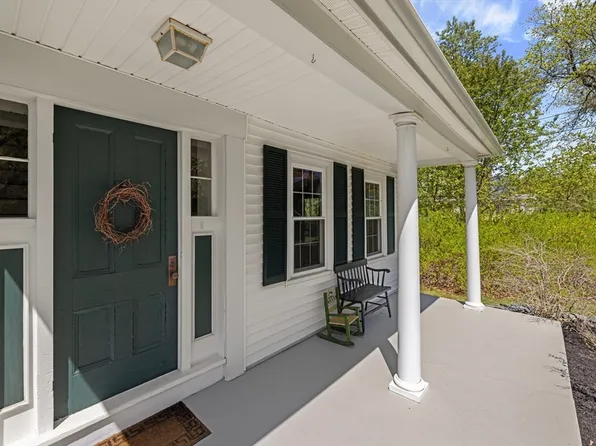 17 Lancaster Rd, Shirley, MA 01464