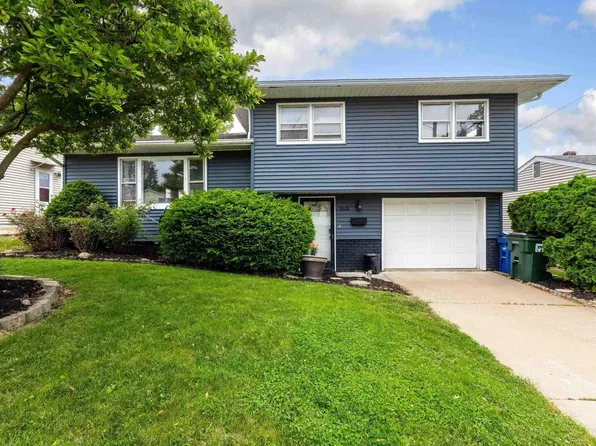 2628 N Gayman Ave, Davenport, IA 52804