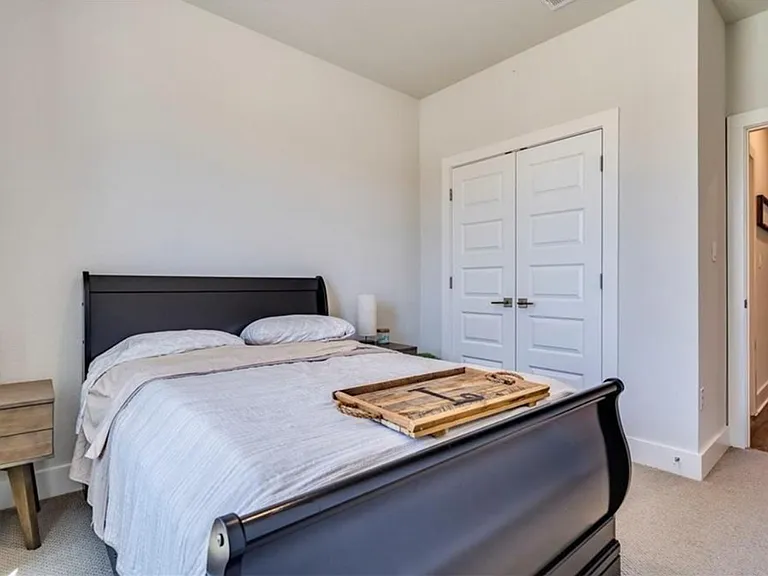 220 Sawtooth Mountain Way — Photo 4