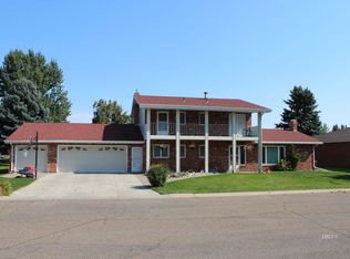 20 Spruce Dr, Miles City, MT 59301