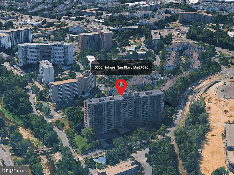 5500 Holmes Run Pkwy #320 — Photo 1