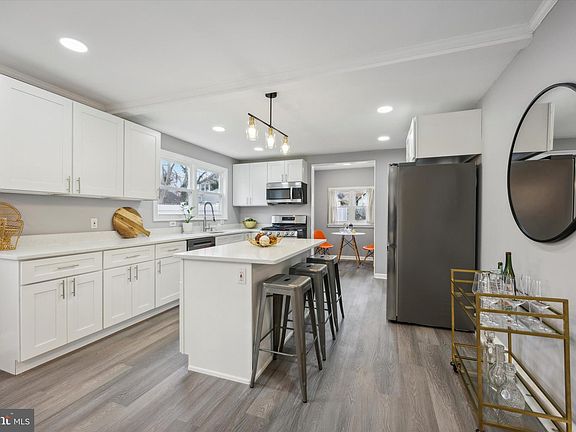 3rd image of 719 Cornell Ave