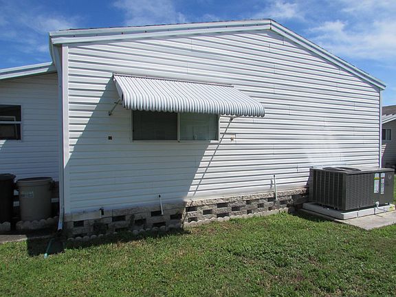 3rd image of 2613 Coachlite Dr