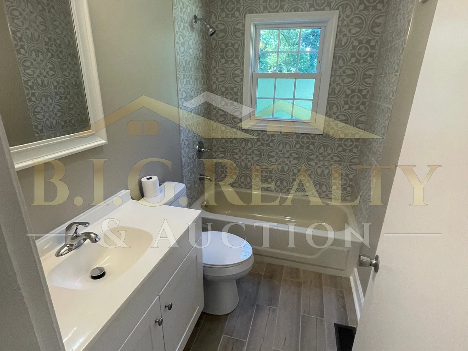 4 bed, 1600 sqft, $2,195 — Photo 3