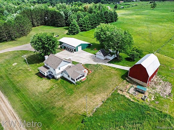 3rd image of 2682 E Haskell Lake Rd