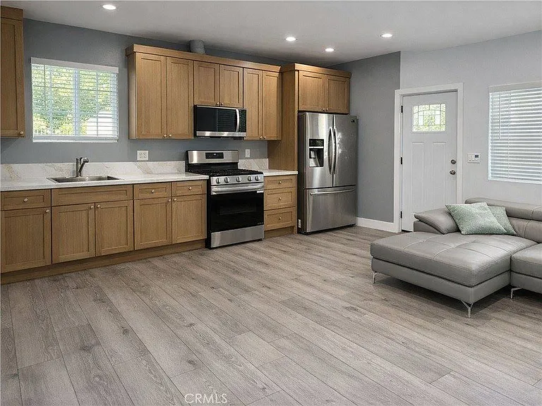14673 Clymer St — Photo 2