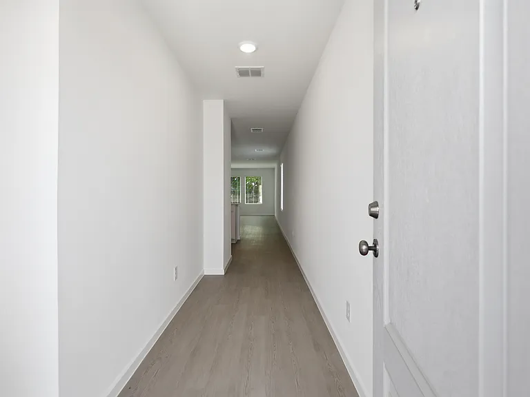 3040 Campeiro Ave — Photo 5