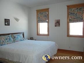 Master Bedroom 10' Ceilings