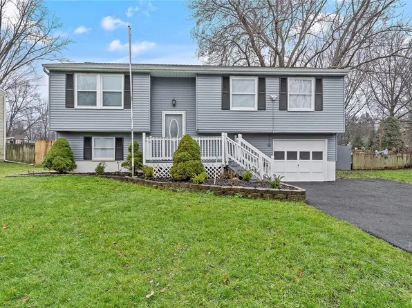 4266 Stepping Stone Ln, Liverpool, NY 13090