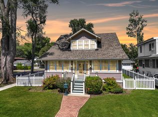 324 W Slade St, Palatine, IL 60067