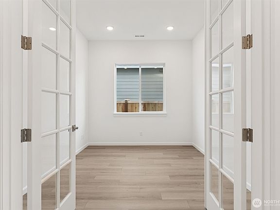 2nd image of 5811 Thornhill Avenue SW #300
