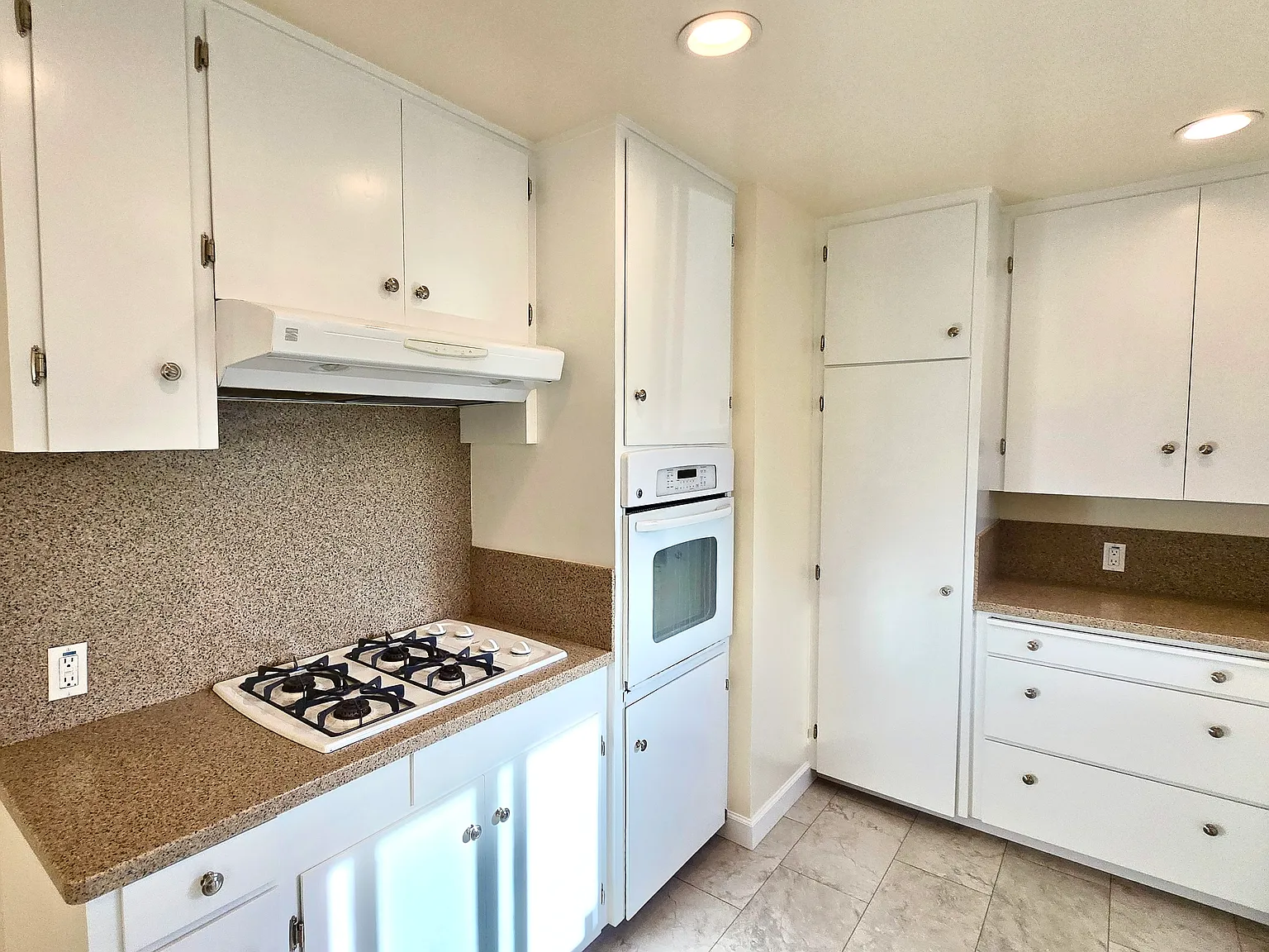 150 Laurel Ave — Photo 4