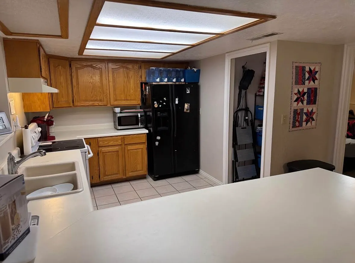 2 bed, 1050 sqft, $1,300 — Photo 1