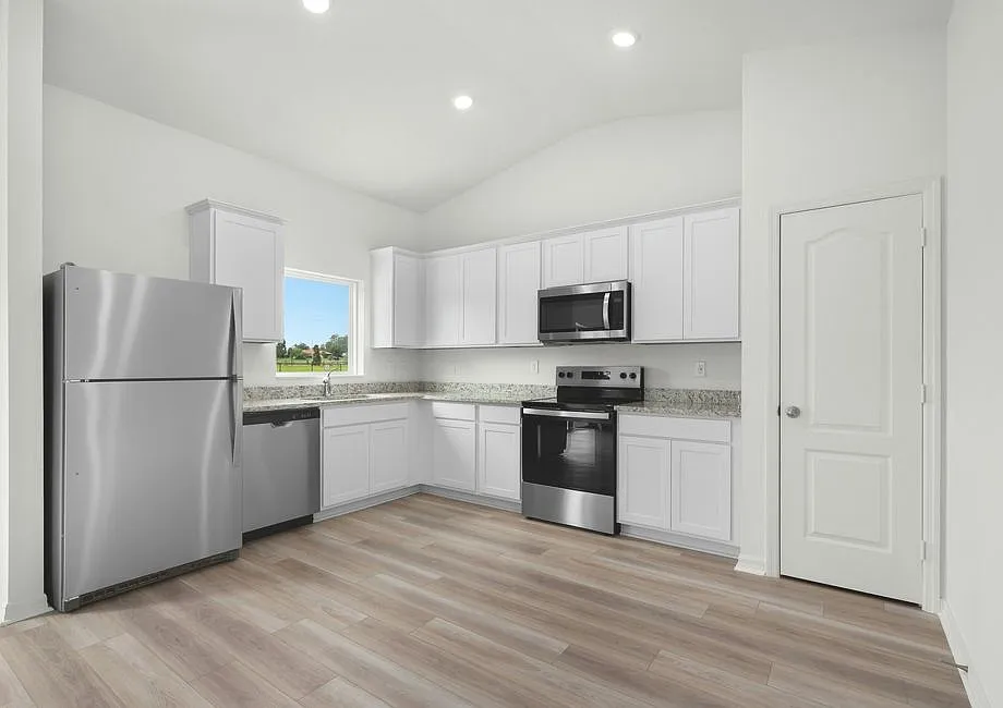 3 bed, 2.0 bath, 1206 sqft, $2,450 — Photo 4
