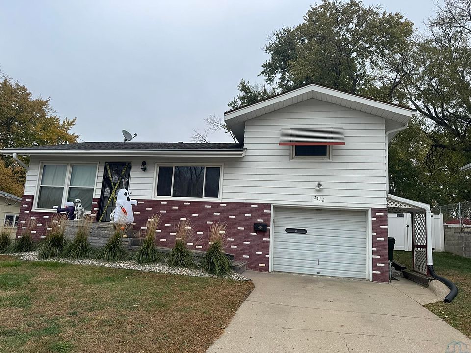 1st image of 2116 Helmer St