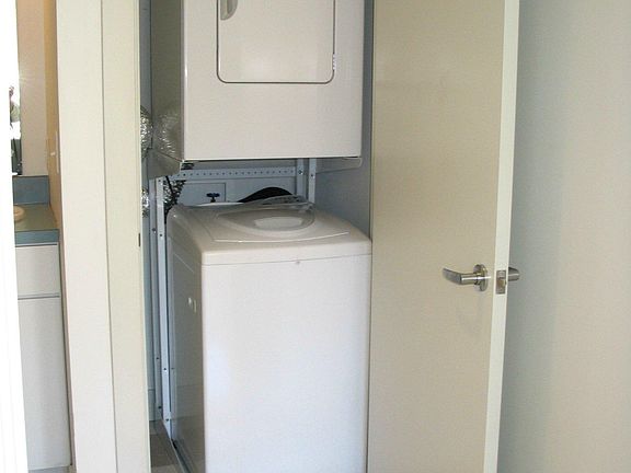 3rd image of 1221 N High St APT 3B