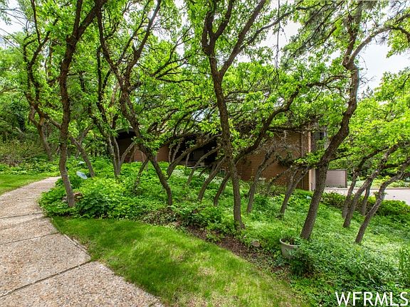 3rd image of 4154 S Parkview Dr