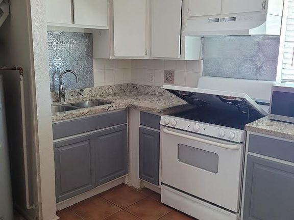 3rd image of 8405 Pacific Ave #3