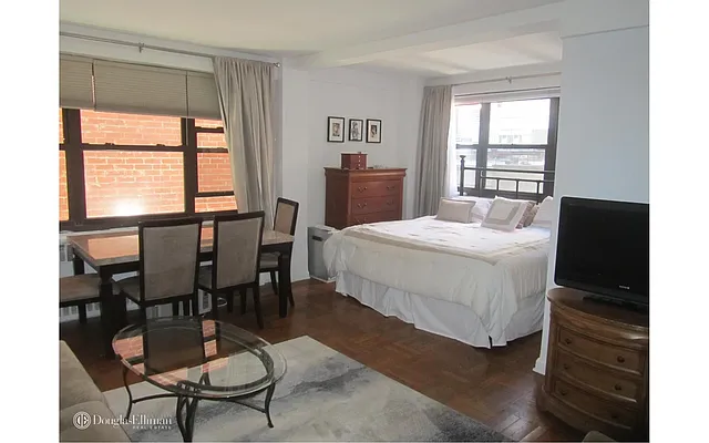 Rented by Douglas Elliman | media 22