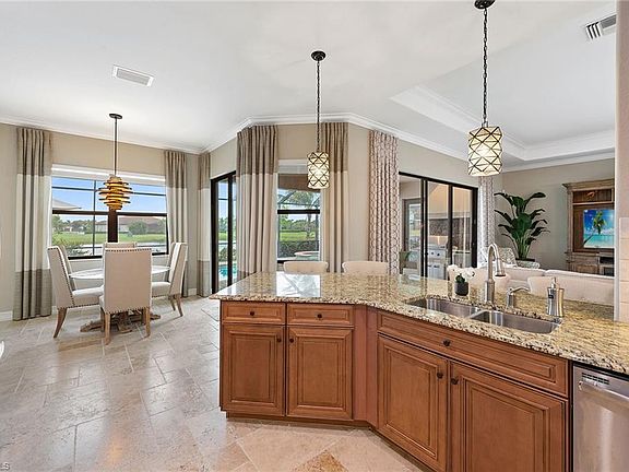 5th image of 9455 Campanile Cir