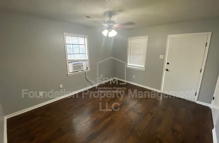 137 S Fenwick Rd — Photo 9