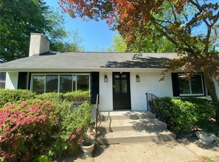 27 Townline Rd, Pearl River, NY 10965