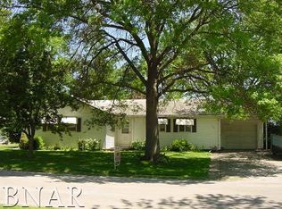 1001 Donnick St, Minonk, IL 61760