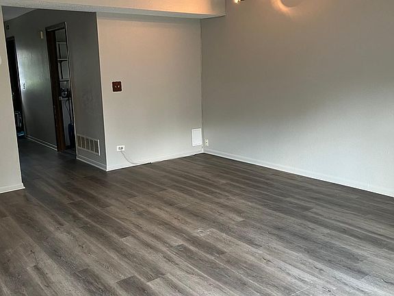4th image of 2151 Wildwood Ln