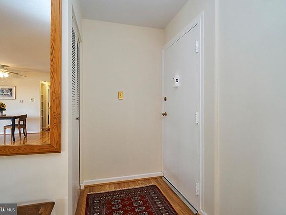 2nd image of 214 Park Terrace Ct SE APT 90