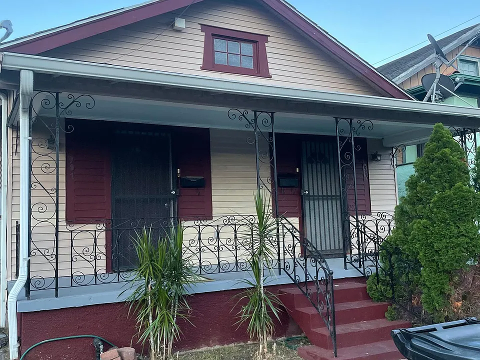 1907 Arts St