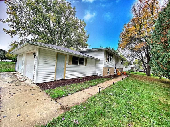 1325 Fox River Dr, De Pere, WI 54115