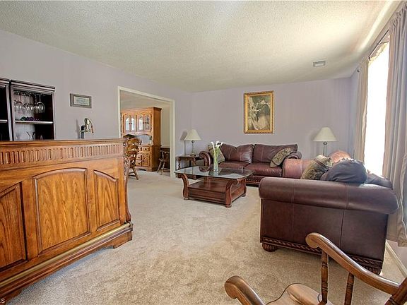 5th image of 816 Eagle Point Dr