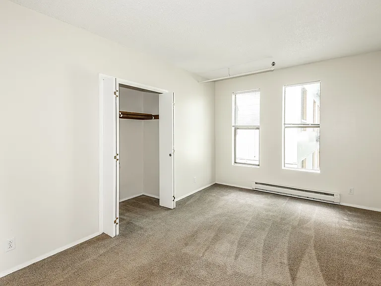Grandview Apartments — Photo 45