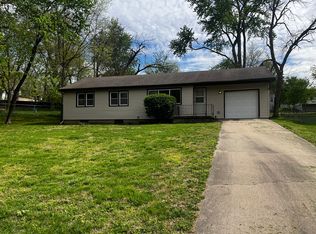 521 Elizabeth St, Leavenworth, KS 66048