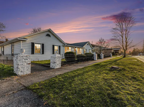 76 W John St, Knox, IN 46534