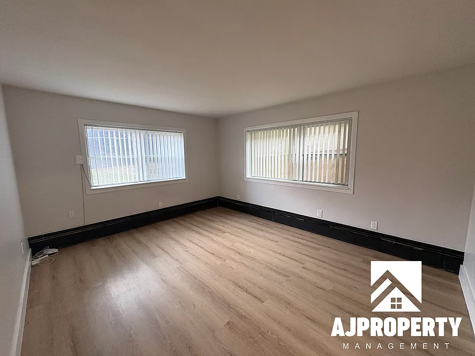 700 S Summit Ave #11