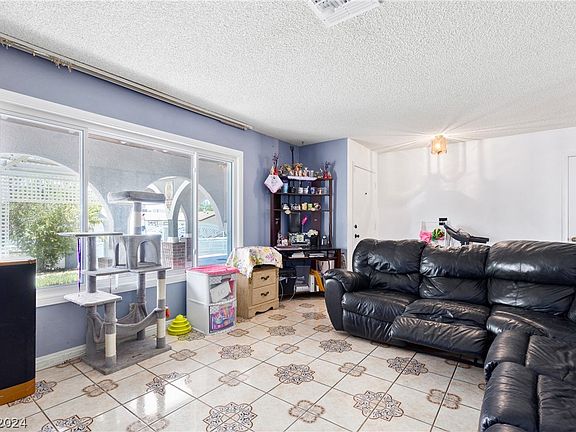 5th image of 4012 Idlewood Ave