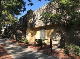 2809 H St, Sacramento, CA