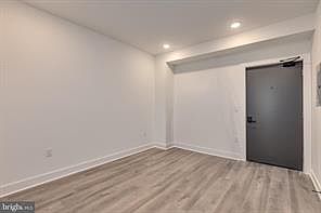 2nd image of 715 W Cumberland St #B