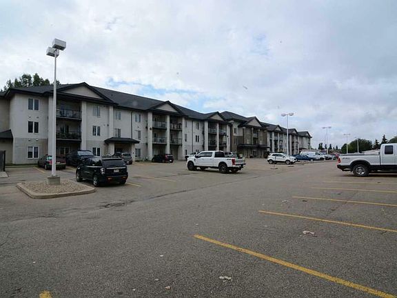 2nd image of 223 Kelloway Cres Unit 223