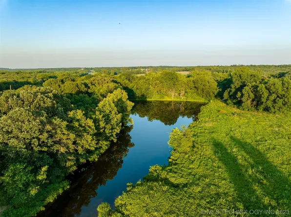 3 E 330th Rd, Big Cabin, OK 74332