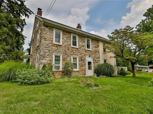 4262 Hecktown Rd, Bethlehem, PA 18020