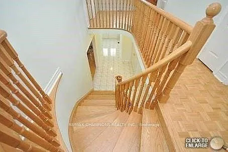 10 Sprucelands Ave — Photo 2
