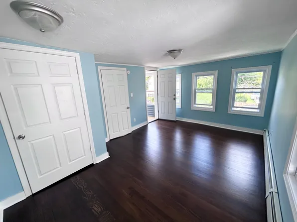 360 Goodrich St Floor 2, Hamden, CT 06517