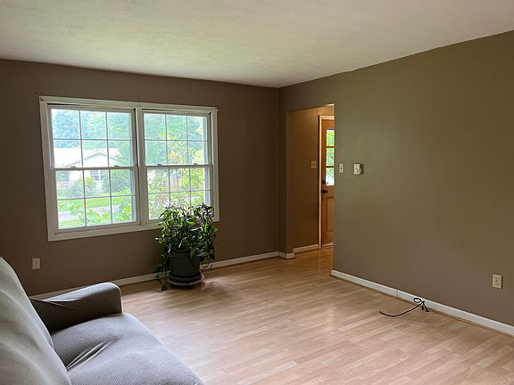 2nd image of 5 Mulberry Ct