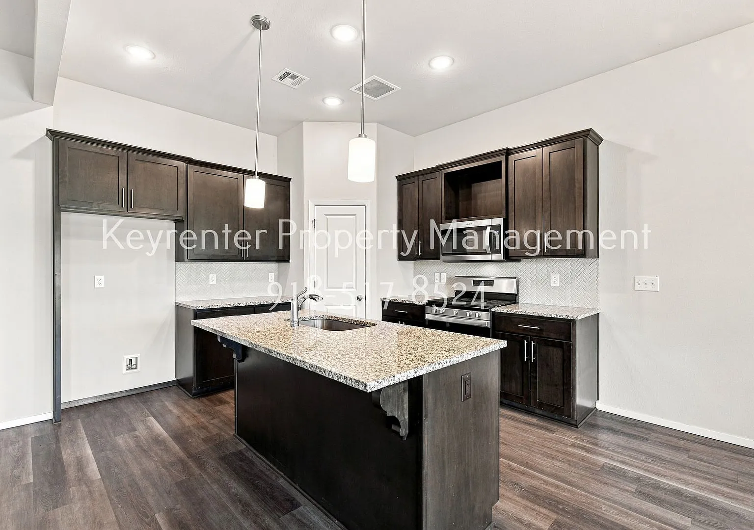 Brand New 4 Bedroom Simmons Home In Bixby — Photo 2